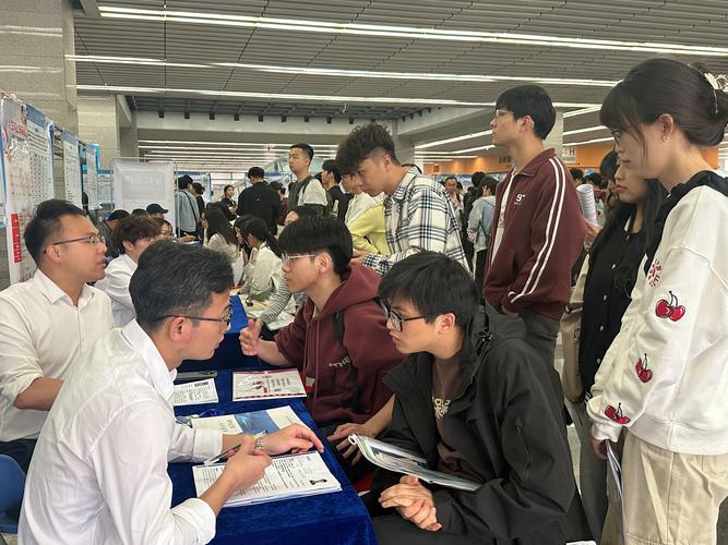 2025服装校招会,哪些企业值得投?-图1 2025服装校招会,哪些企业值得投?-图1