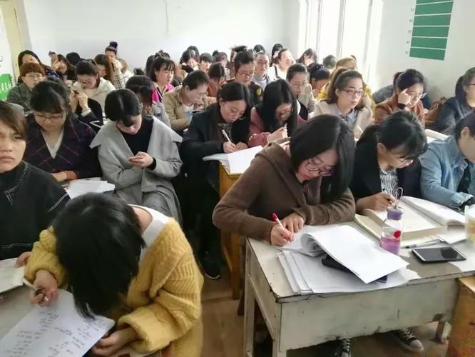 教师招聘笔试培训班怎么选？-图2